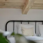 Viktor Estate * Deskle